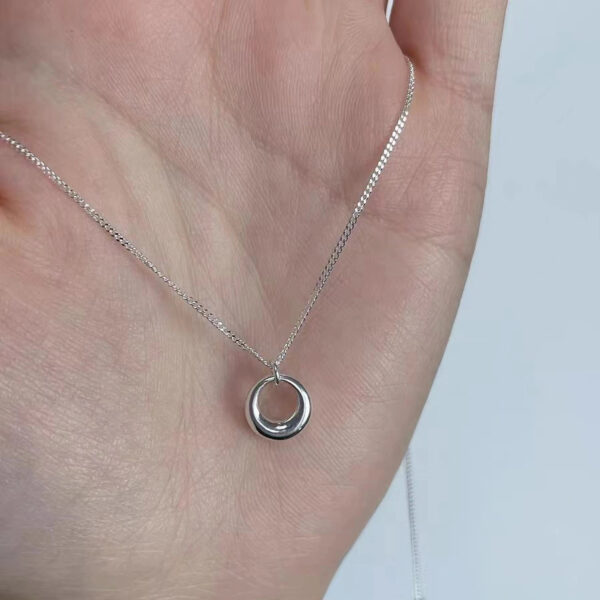Women's Geometric Circle Necklace Simple Clavicle Chain Versatile - Image 4