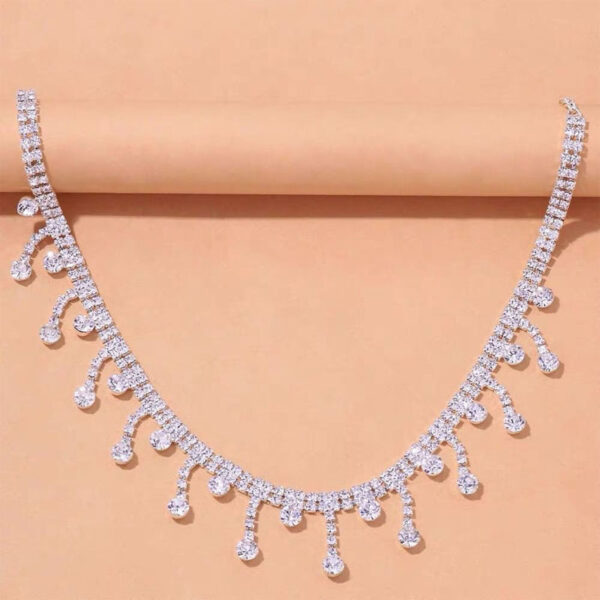 Fashionable And Elegant Women's Silver Tassel Glass Rhinestone Collarbone Chain - Image 2