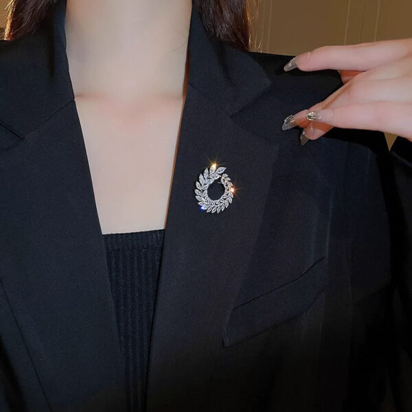 Elegant, Simple And Generous Wheat Ear Suit Brooch - Image 7