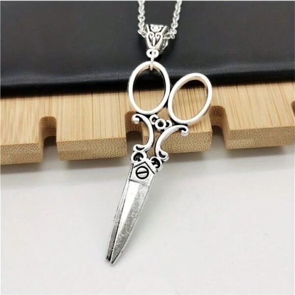 European And American Retro Personalized Scissor Shaped Necklace - Image 5