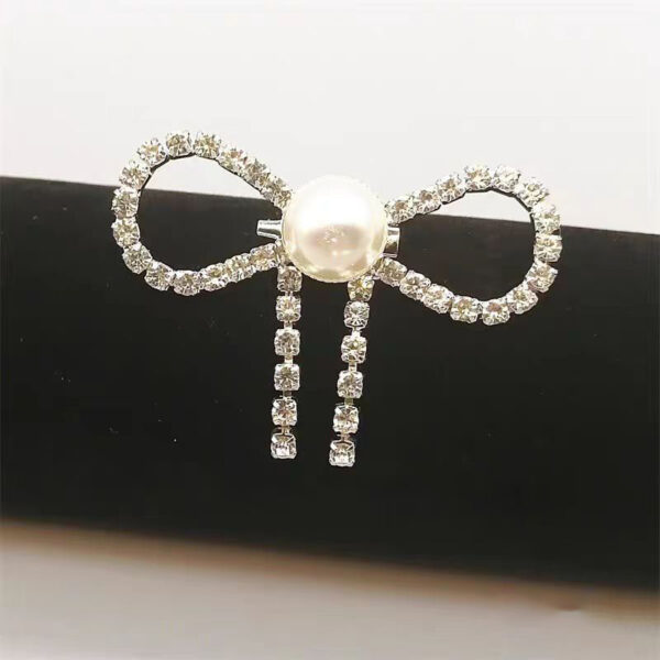 Xiaoxiangfeng Diamond Studded Bow Brooch