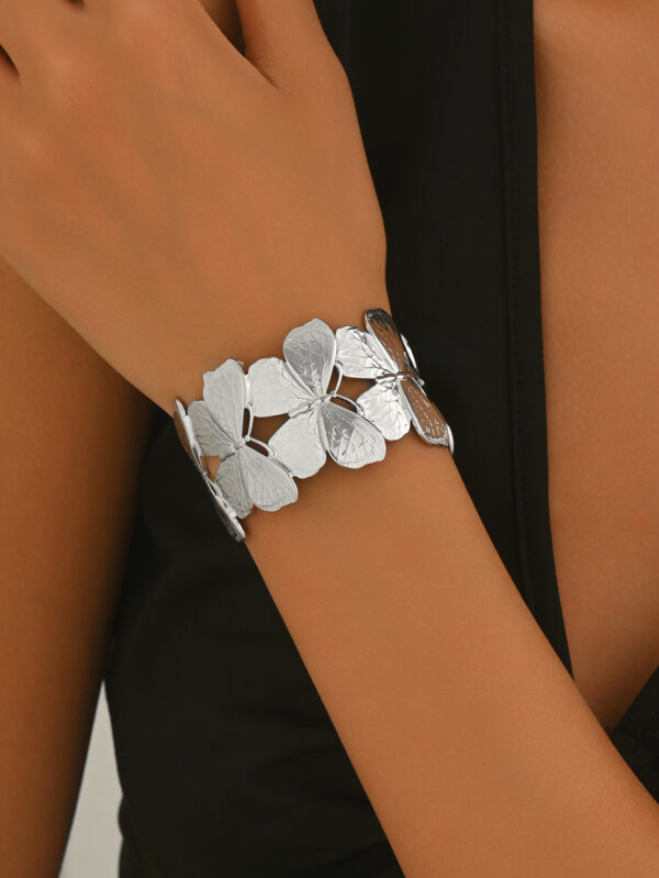 Lxalry Platinum Plated Stainless Steel Floral Carved Mirror Bracelet Hypoallergenic Skin Safe Jewelry With Artisan Polish Never Tarnish Luxury Gift For Women S Daily   Evening Wear - Image 4