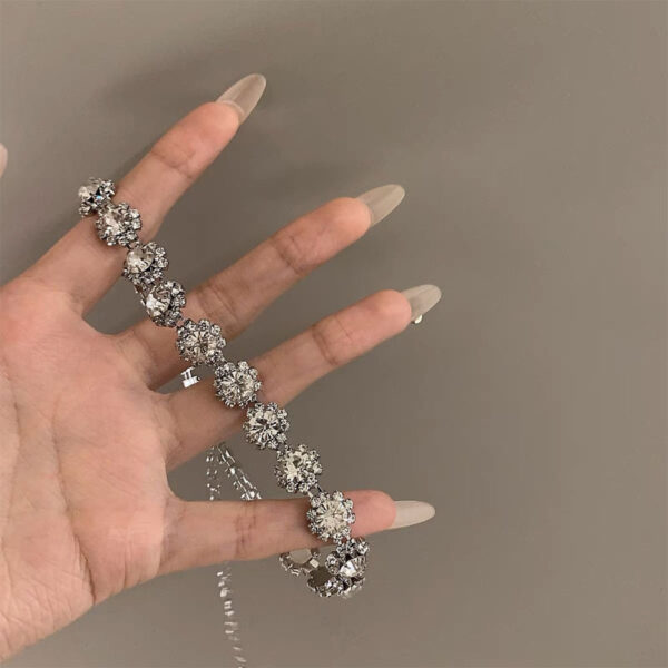 Fashion Necklace, Light Luxury, Niche Temperament, Elegant Collarbone Chain - Image 4