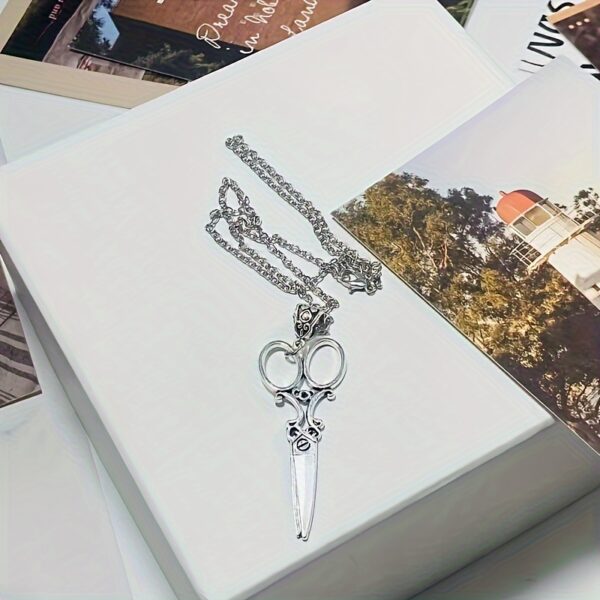European And American Retro Personalized Scissor Shaped Necklace - Image 3
