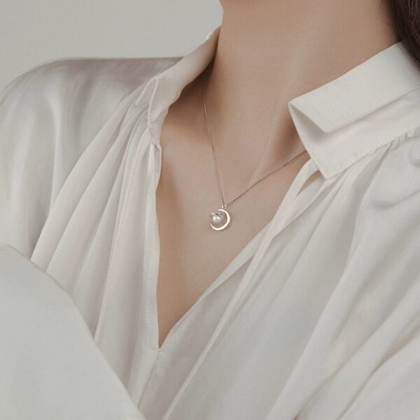 Women's Planet Necklace Niche Design Temperament Saturn Clavicle Chain Versatile - Image 5