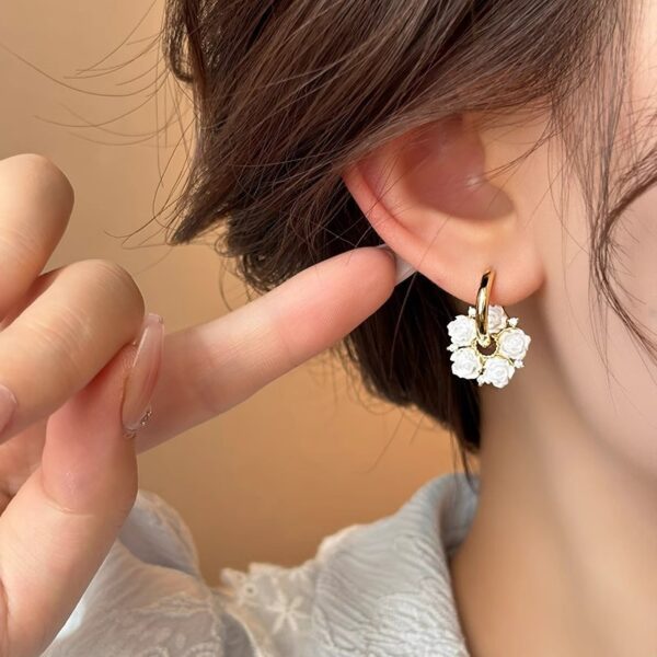 Camellia Resin Female Classic Style Earrings Spring And Summer Comely Ear Clip - Image 5