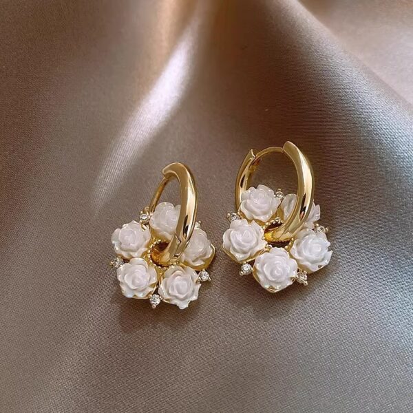 Camellia Resin Female Classic Style Earrings Spring And Summer Comely Ear Clip - Image 4