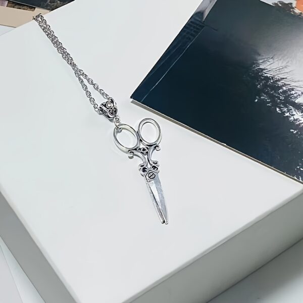 European And American Retro Personalized Scissor Shaped Necklace - Image 6