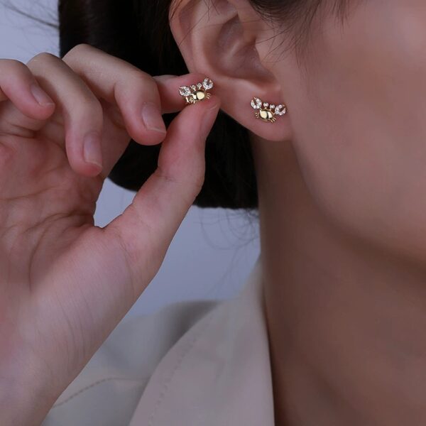 Women's Cute Crab Earrings Simple And Versatile Jewelry Gift - Image 4