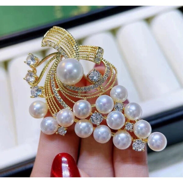 Exquisite And Fashionable Pearl Brooch - Image 4