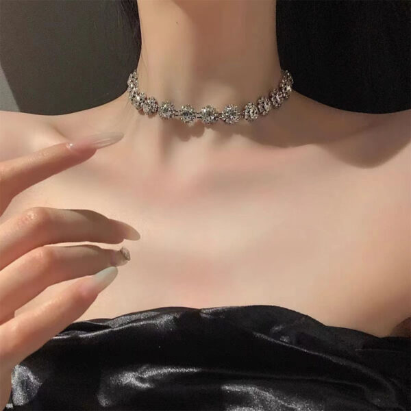 Fashion Necklace, Light Luxury, Niche Temperament, Elegant Collarbone Chain - Image 2