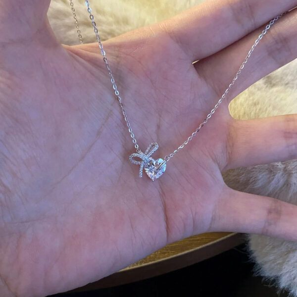 Women's Diamond Bow Heart Necklace High-end Clavicle Chain Simple And Versatile Jewelry - Image 4
