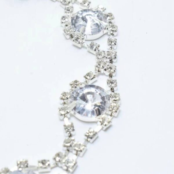 Light Luxury Niche Design, High-end Feel, Super Sparkling Rhinestone Necklace - Image 4