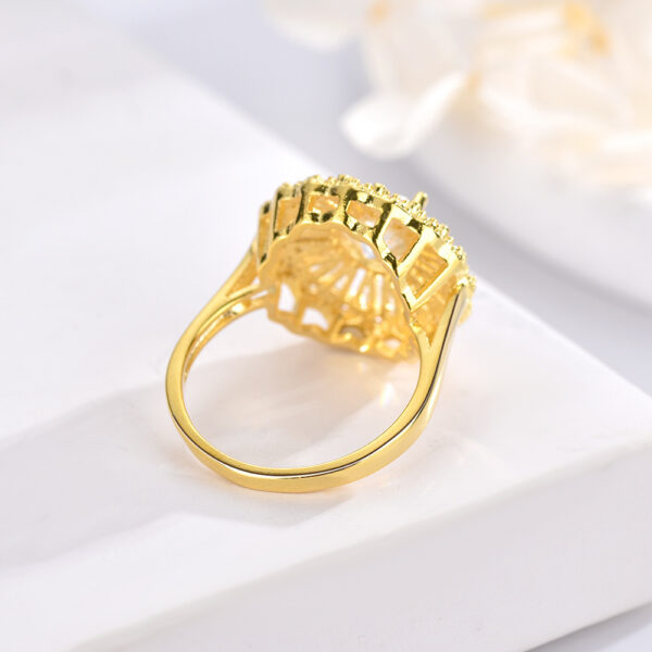 Luxury Creative Flower Women's Copper Gold Ring - Image 3