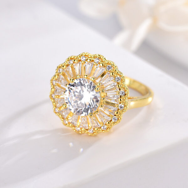 Luxury Creative Flower Women's Copper Gold Ring - Image 5