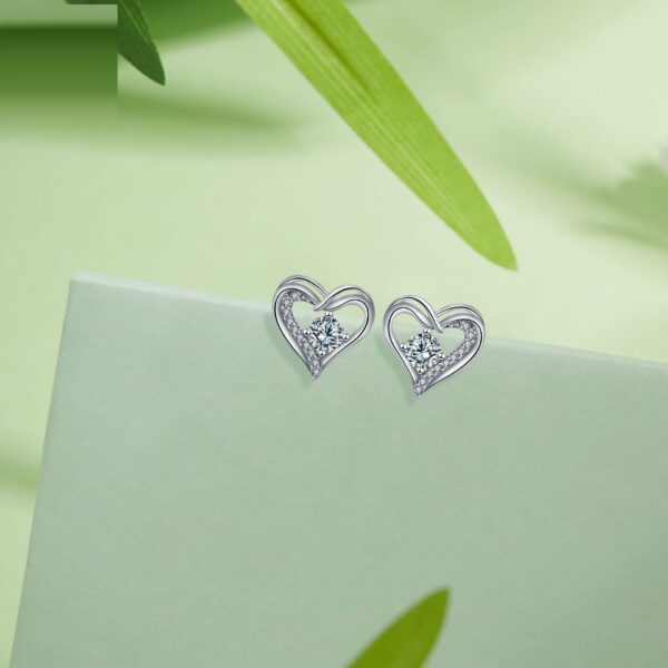 Mother's Day Simple Heart-shaped Love Heart Stud Earrings