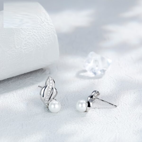 European And American High-grade Pearl Stud Earrings For Women - Image 2